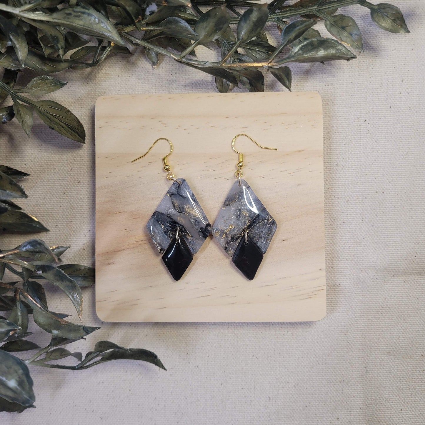 B/W Agate Diamond