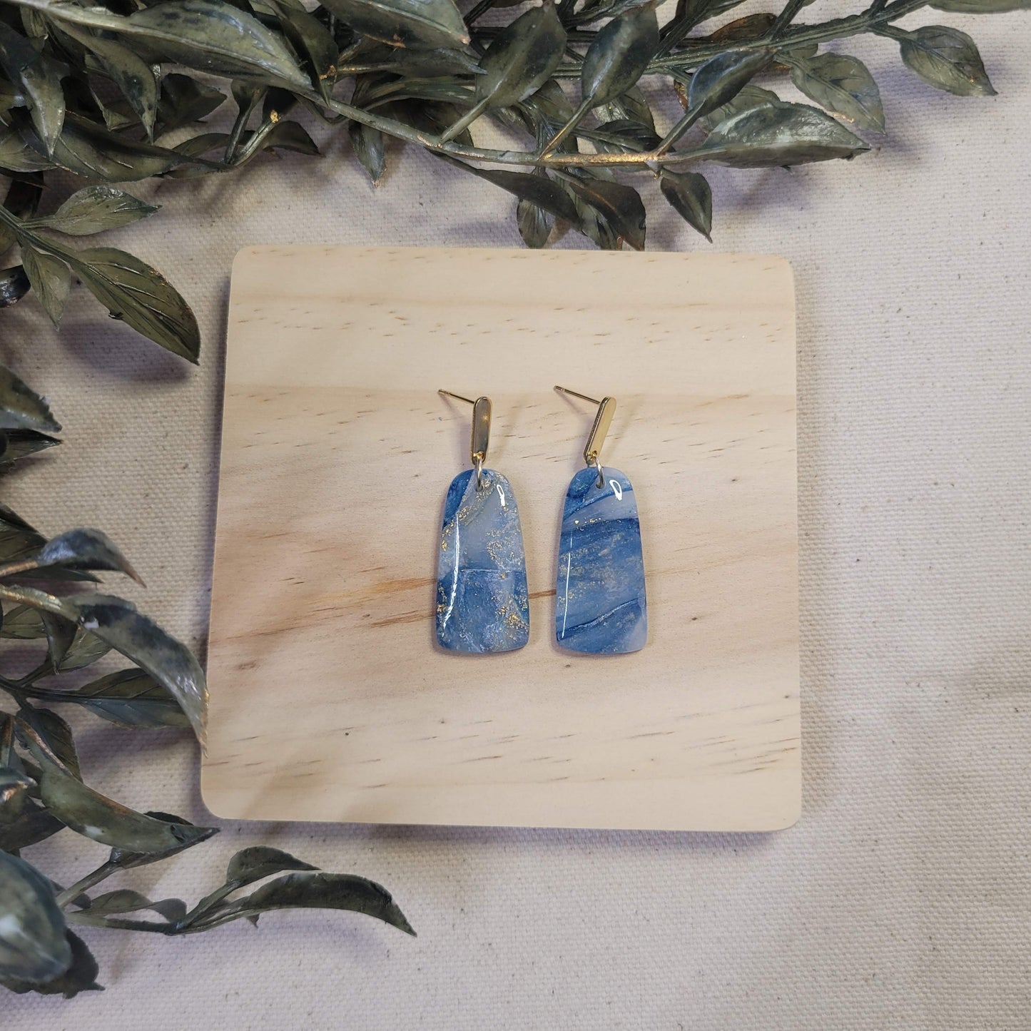 Ice Blue Arch Pendulum