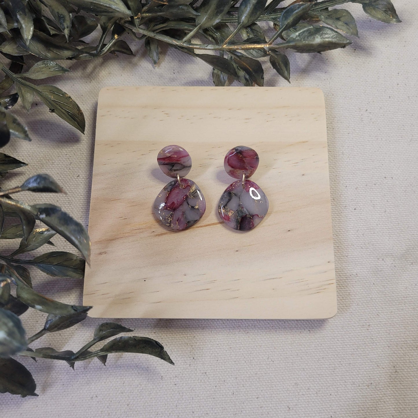 Maroon/Green Pebble Drop