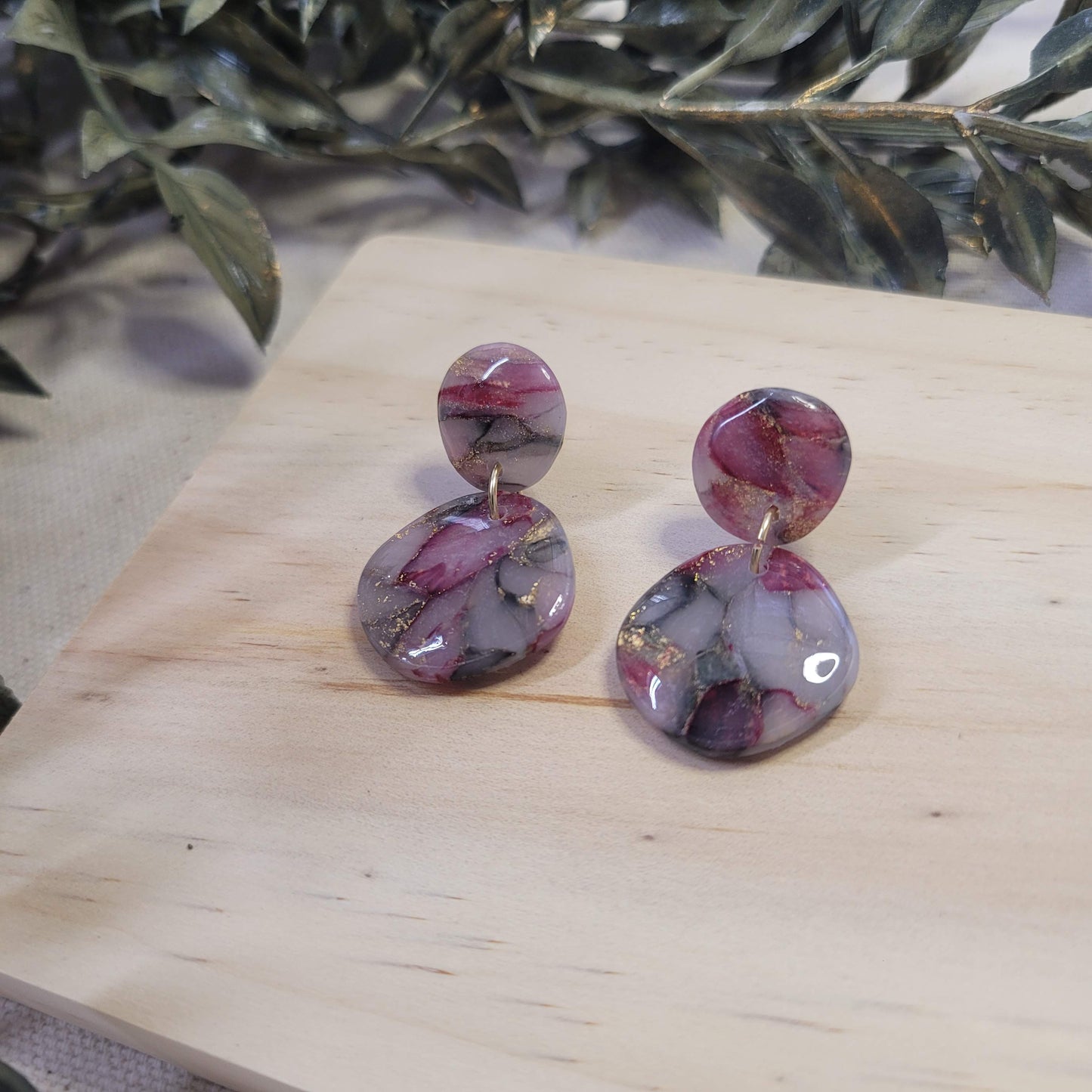 Maroon/Green Pebble Drop