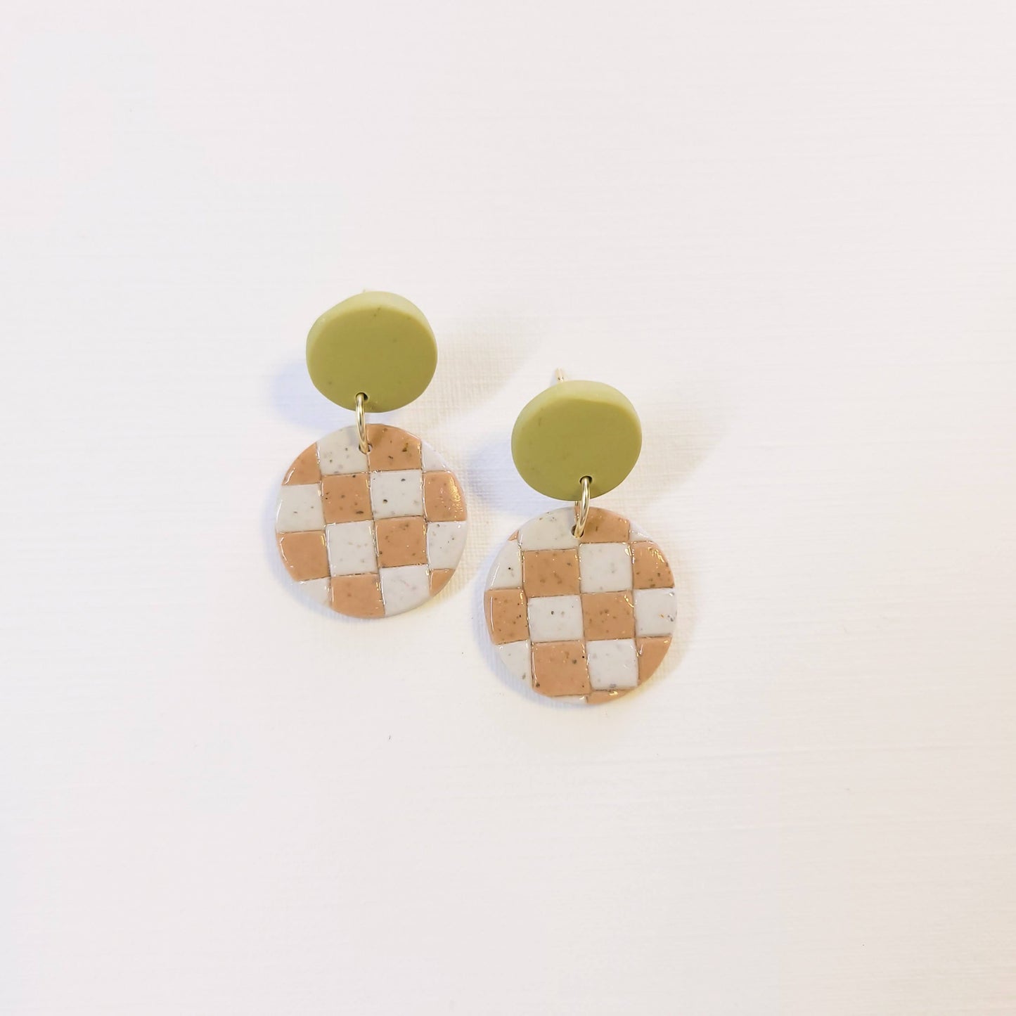 Retro Checkered Pebble Drop