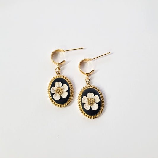 Gold Floral Oval Frame