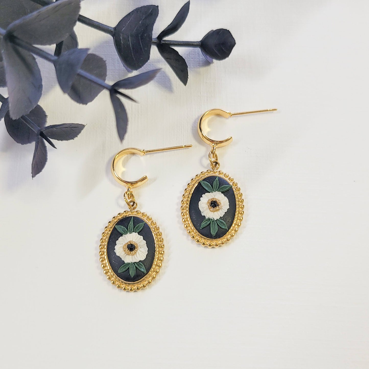 Gold Floral Oval Frame