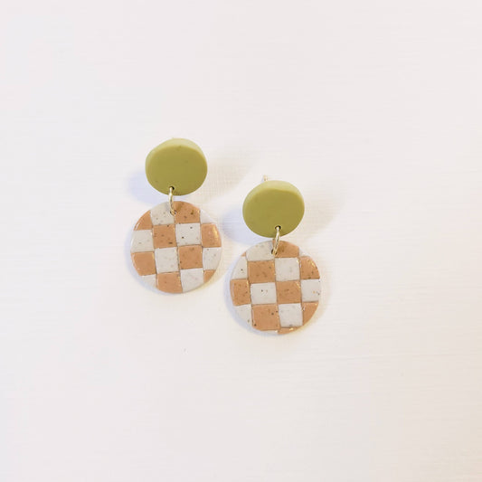 Retro Checkered Pebble Drop